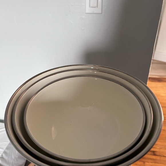 Nesting Set of Three Villeroy & Boch Floral Ceramic Bowls w Green/Yellow Accents - Picture 2 of 10